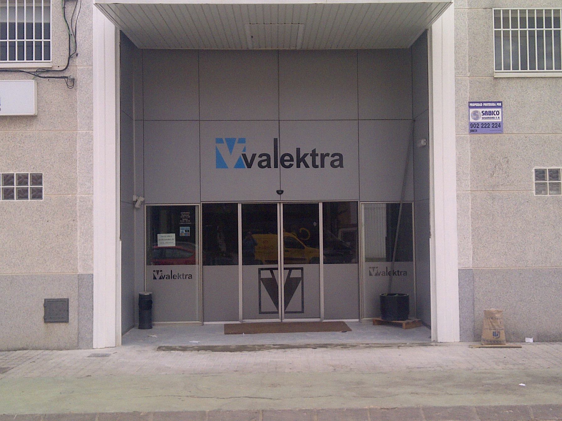 <!--:es-->Valektra ya dispone de material solar fotovoltaico en stock<!--:-->