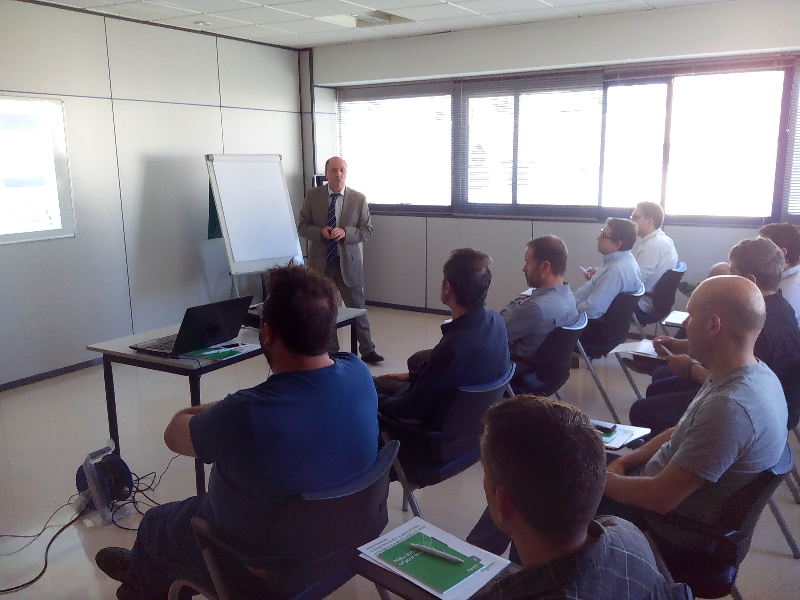 <!--:es-->Elektra Catalunya realiza dos formaciones en Eficiencia Energética para empresas industriales<!--:-->