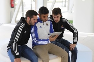 Tres jugadores de la Real Sociedad visitan Lifeevolution