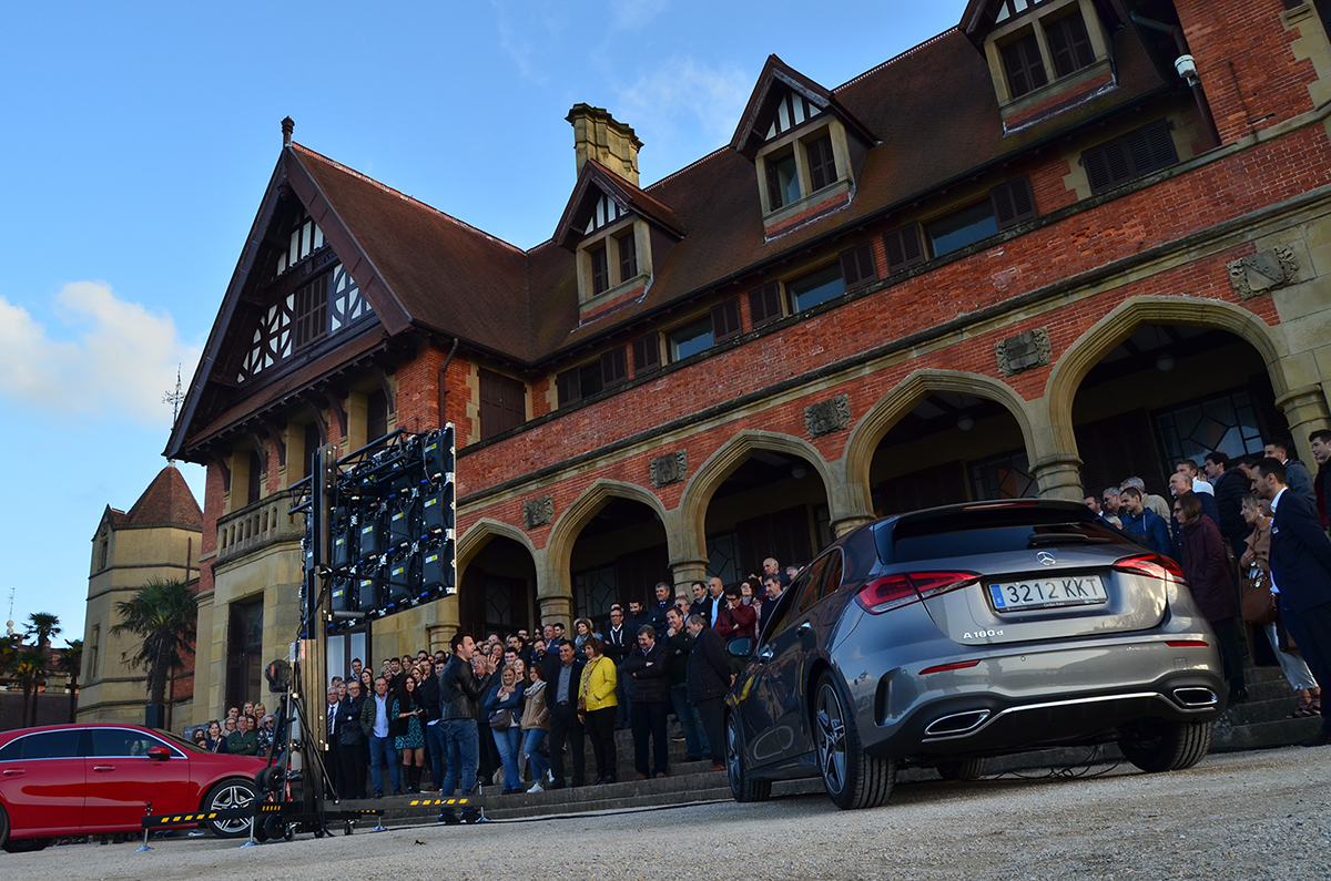 <!--:es-->Grupo Elektra participó en la presentación del nuevo Mercedes Benz Clase A<!--:-->