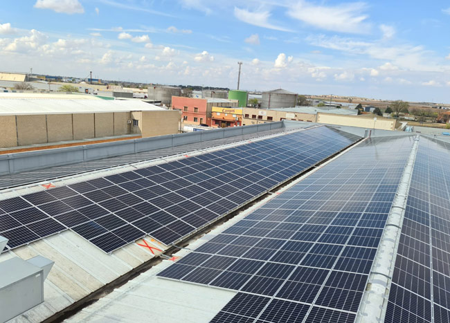 Imagen de placas solares en Baimelek