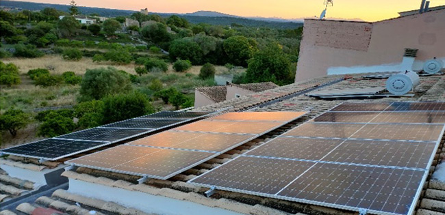 Imagen de placas solares en Costitx